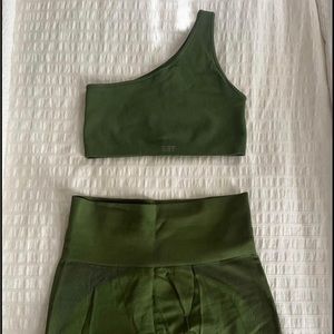 SET ACTIVE bra and shorts